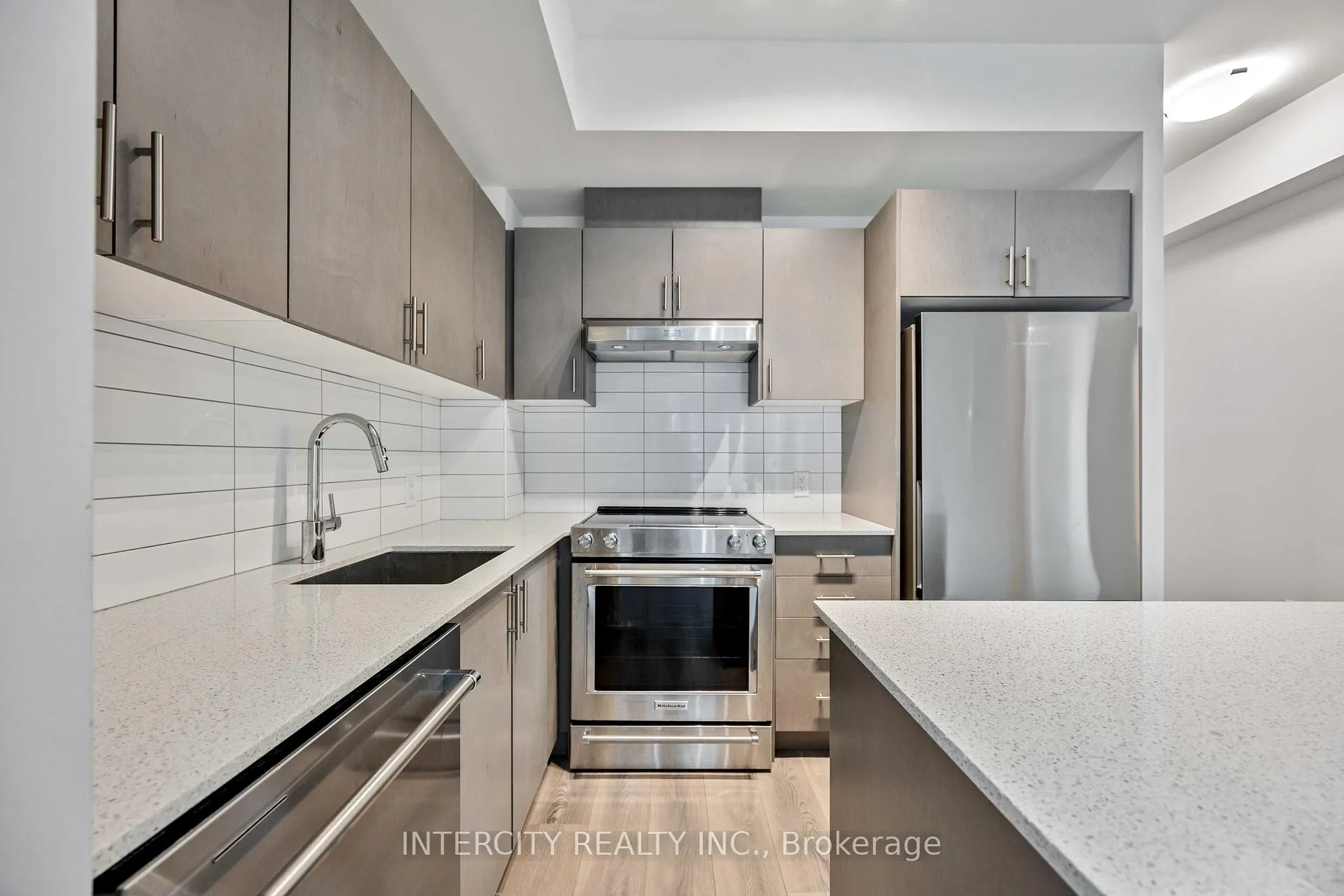 Photo 1 of Unit 523, 9000 Jane Street, Vaughan, Vellore Village — HOMEH