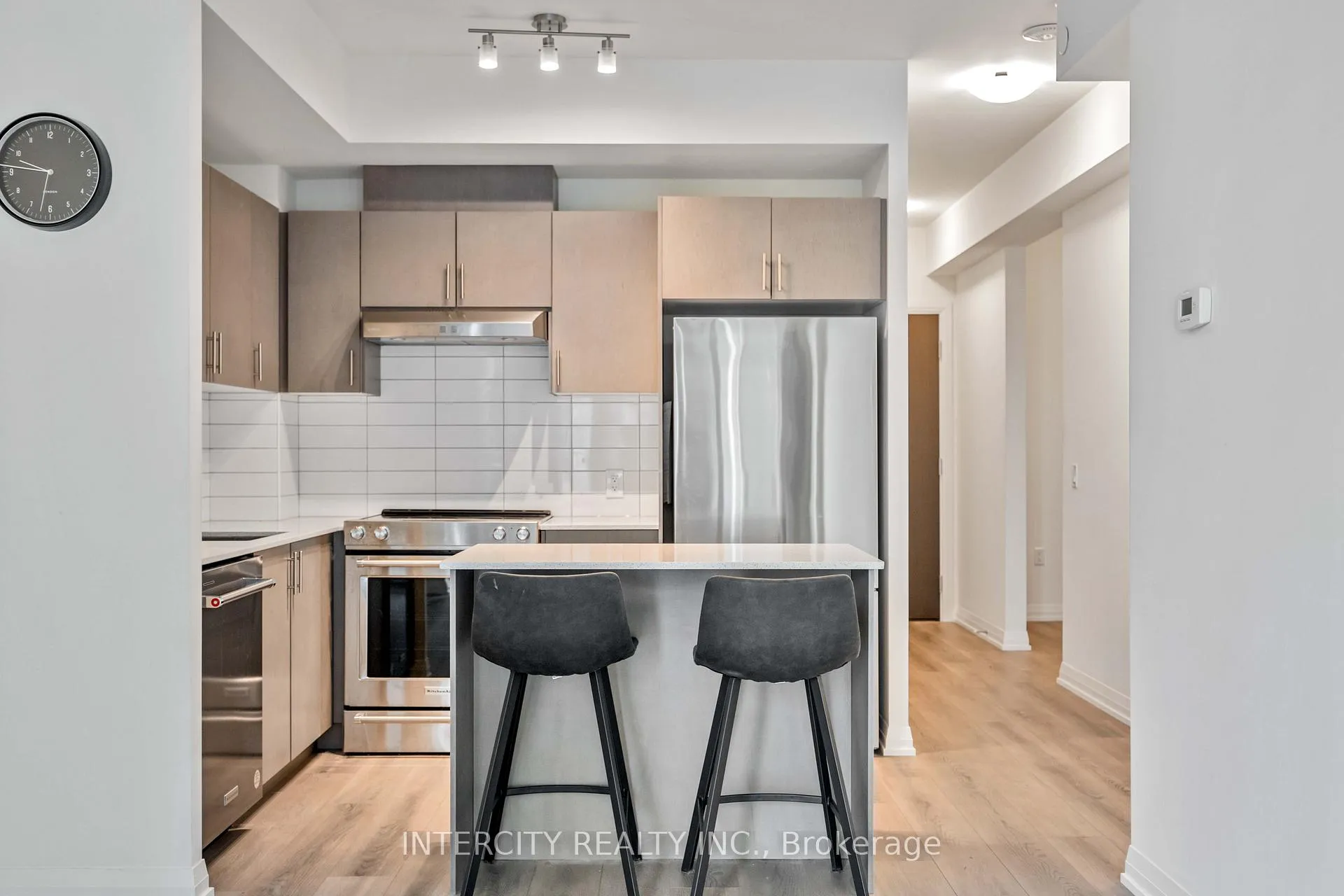 Photo 2 of Unit 523, 9000 Jane Street, Vaughan, Vellore Village — HOMEH