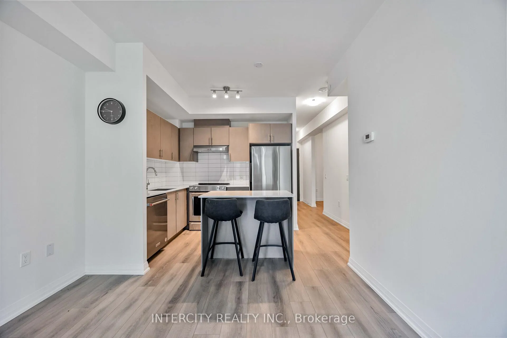 Photo 4 of Unit 523, 9000 Jane Street, Vaughan, Vellore Village — HOMEH