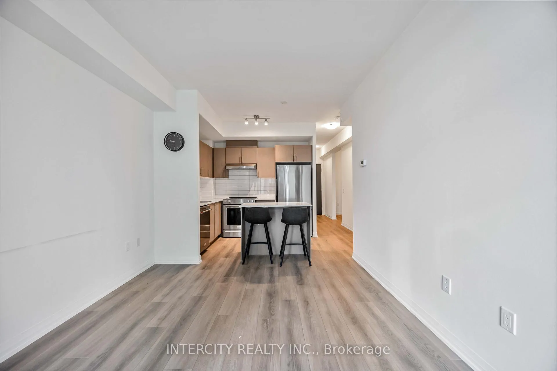 Photo 10 of Unit 523, 9000 Jane Street, Vaughan, Vellore Village — HOMEH