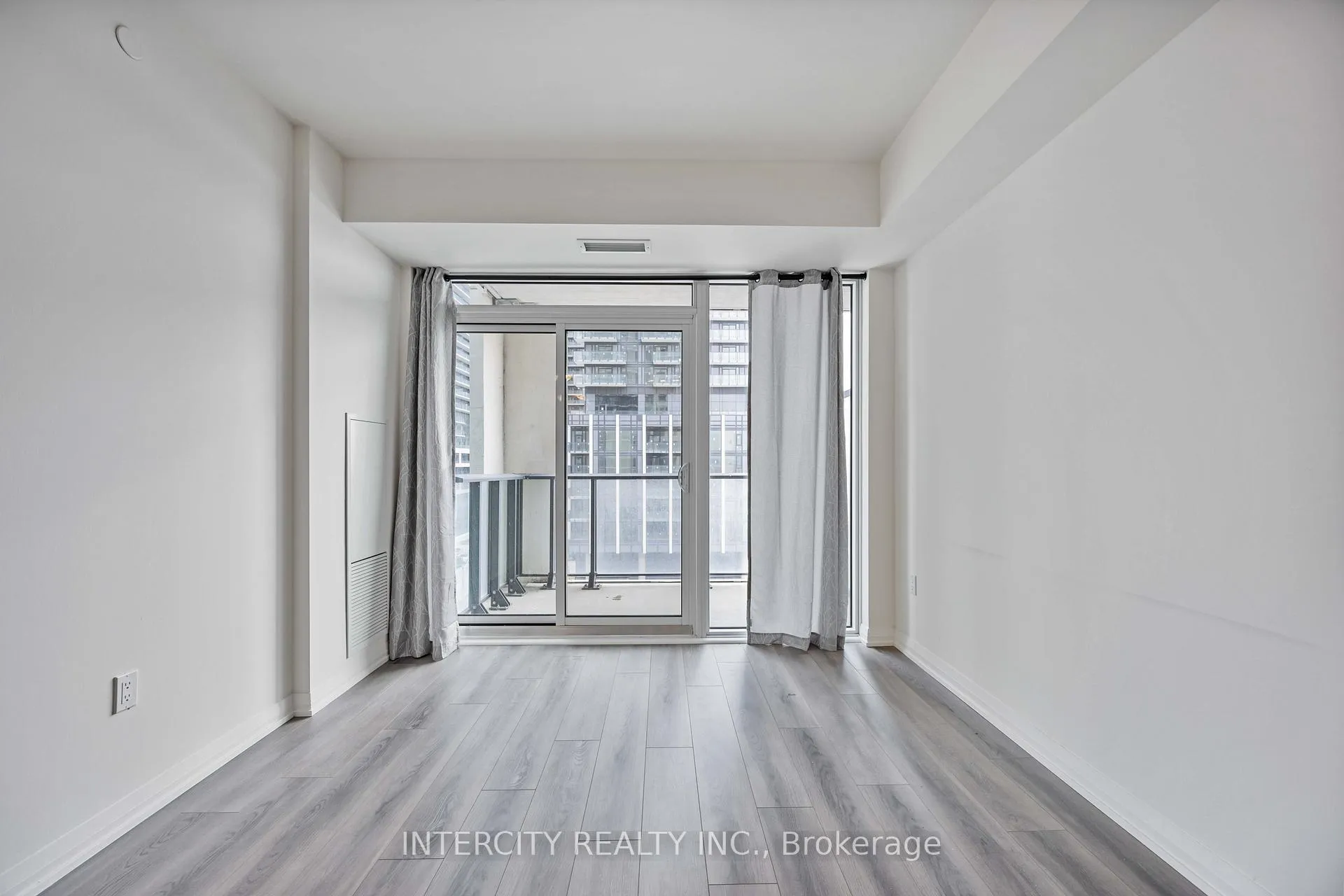 Photo 12 of Unit 523, 9000 Jane Street, Vaughan, Vellore Village — HOMEH
