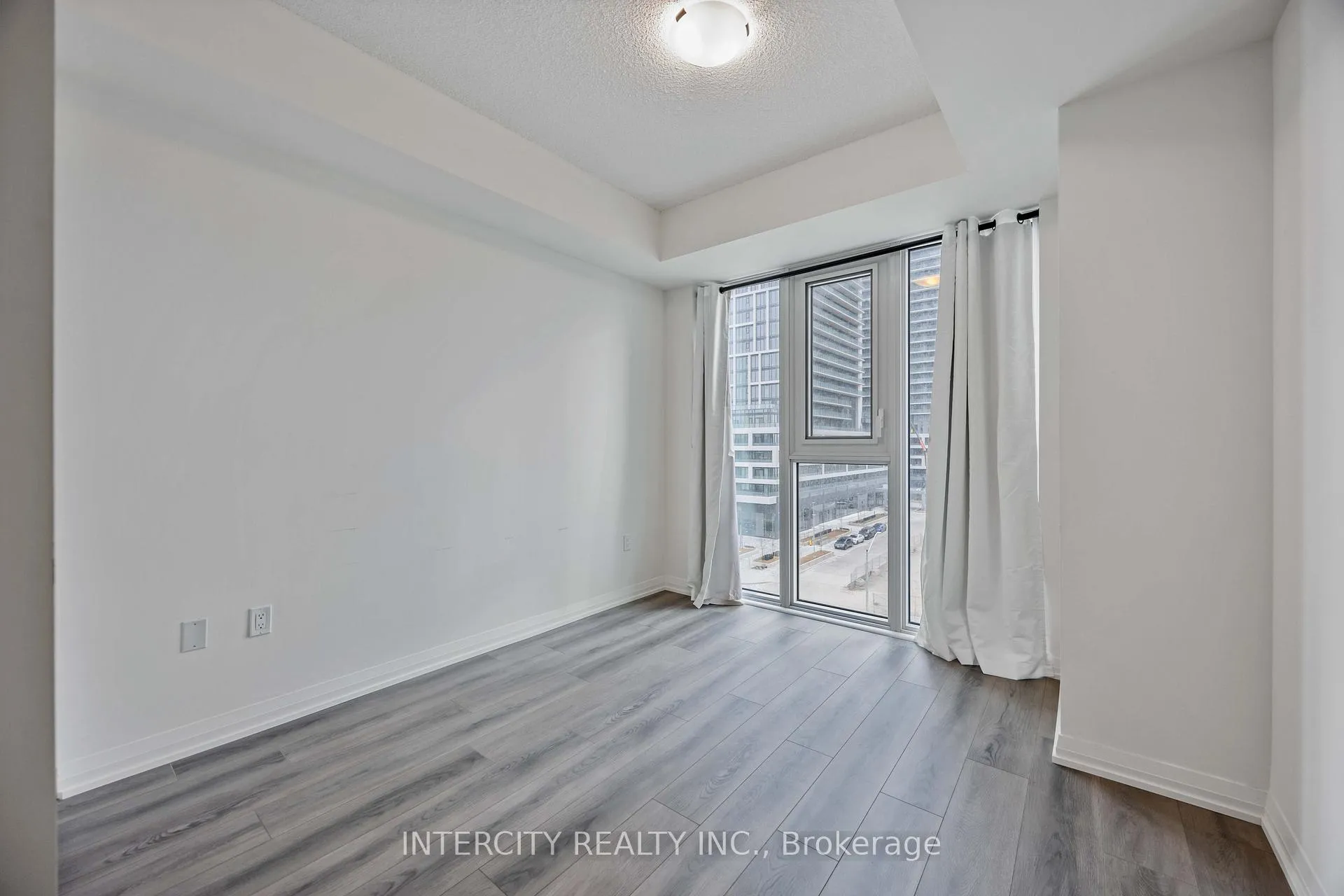 Photo 16 of Unit 523, 9000 Jane Street, Vaughan, Vellore Village — HOMEH