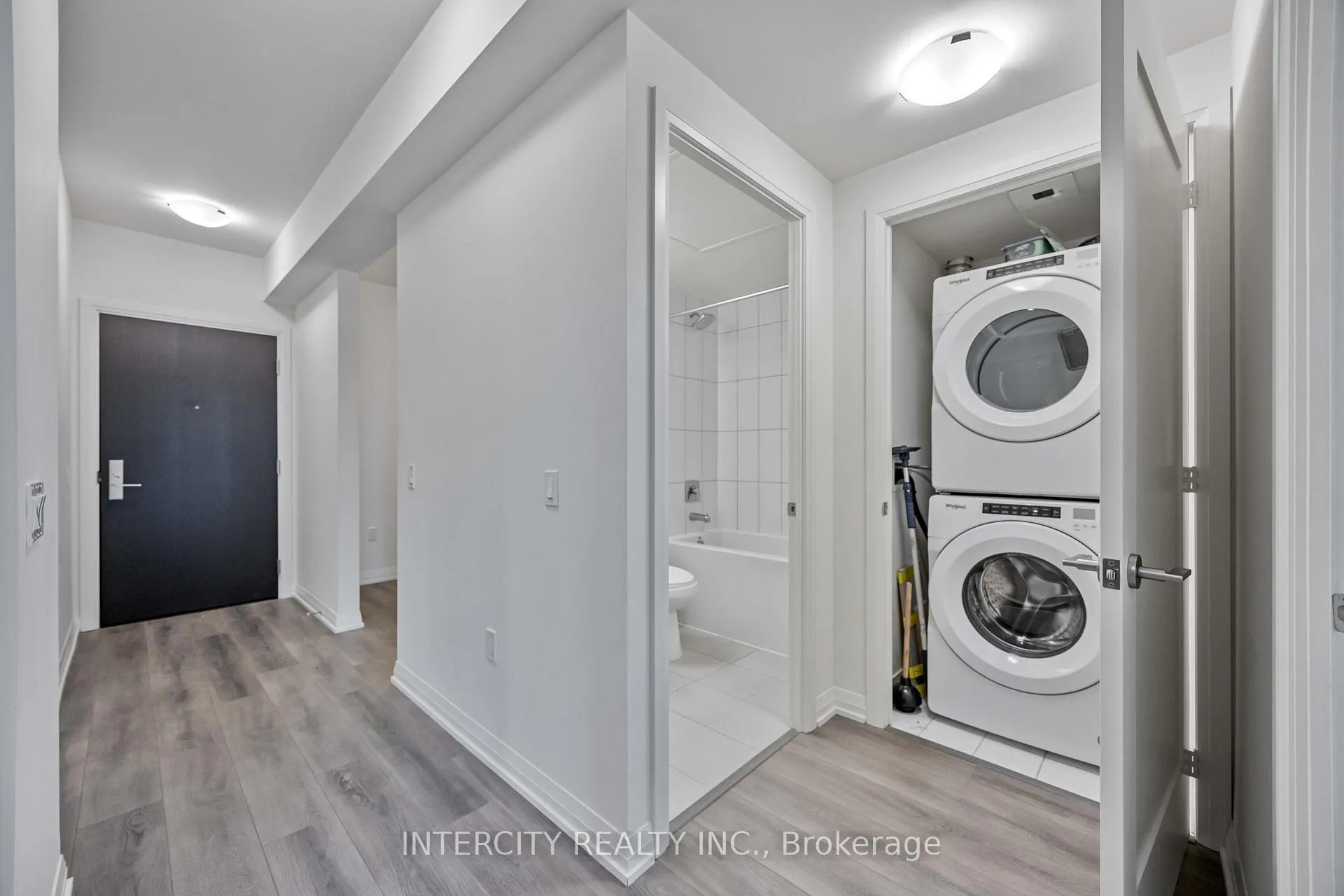 Photo 18 of Unit 523, 9000 Jane Street, Vaughan, Vellore Village — HOMEH