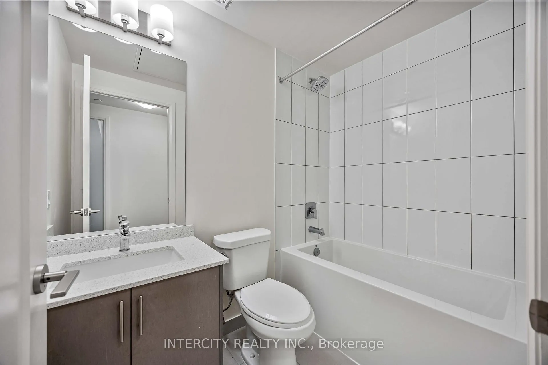 Photo 19 of Unit 523, 9000 Jane Street, Vaughan, Vellore Village — HOMEH