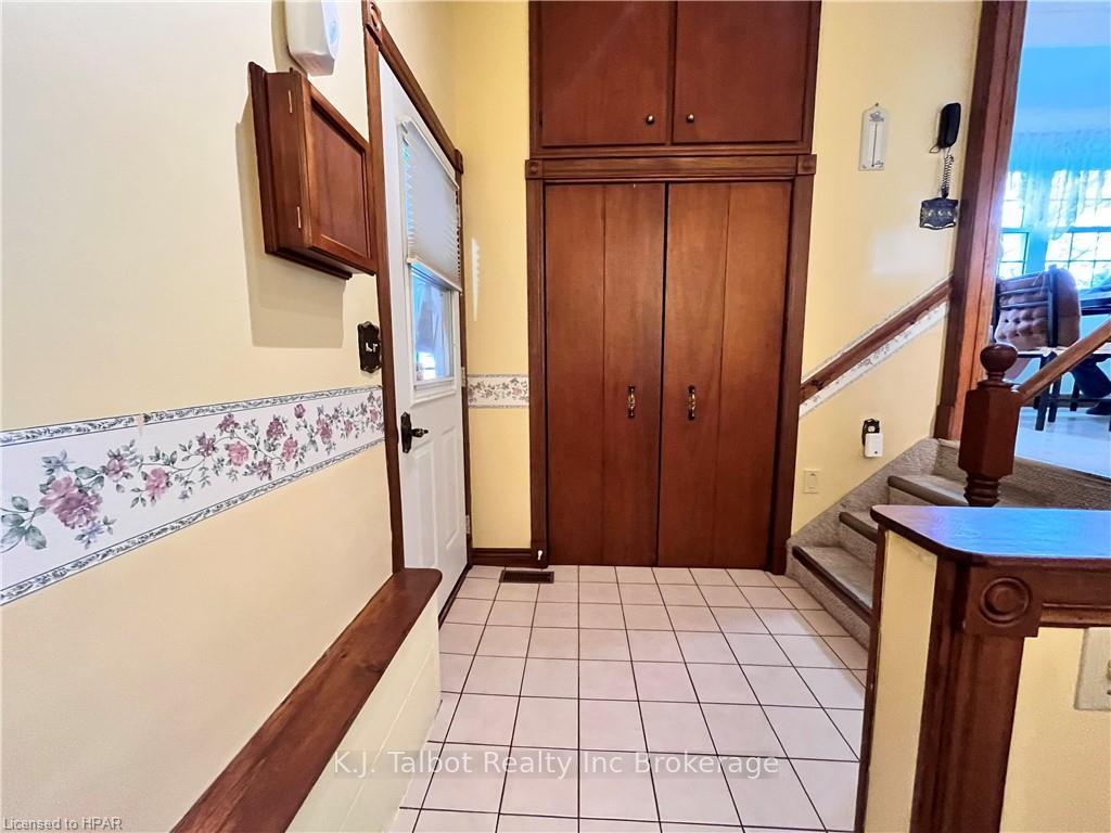 Photo 6 of 154 Blake Street E, Goderich, Goderich (Town) — HOMEH