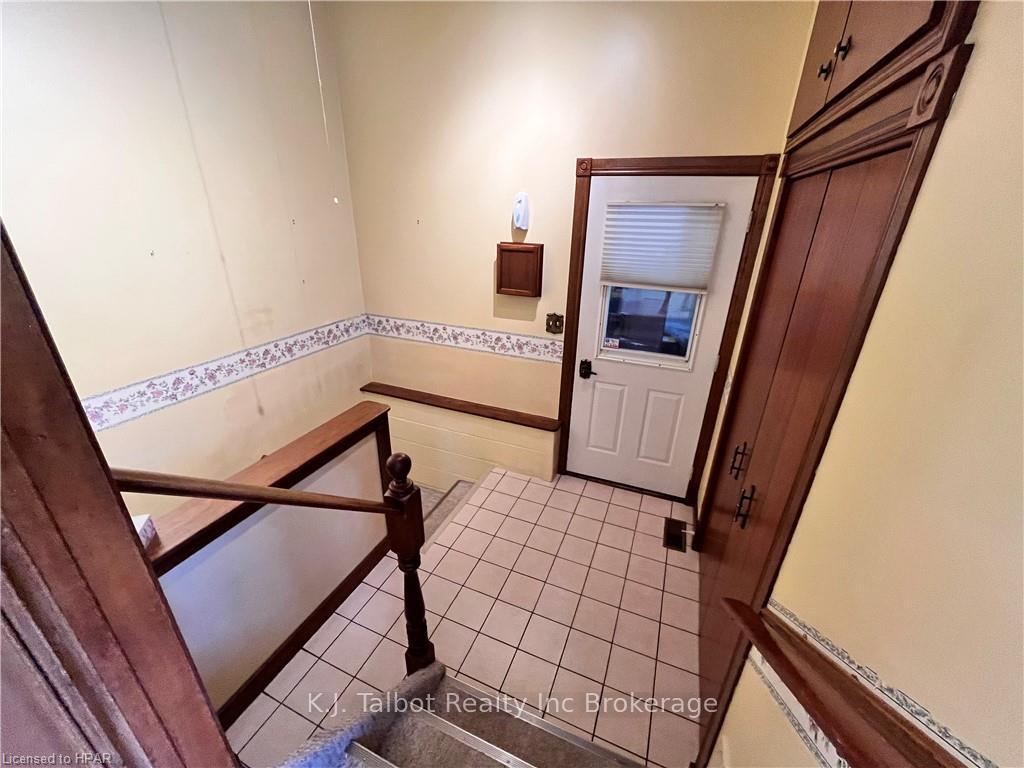 Photo 7 of 154 Blake Street E, Goderich, Goderich (Town) — HOMEH