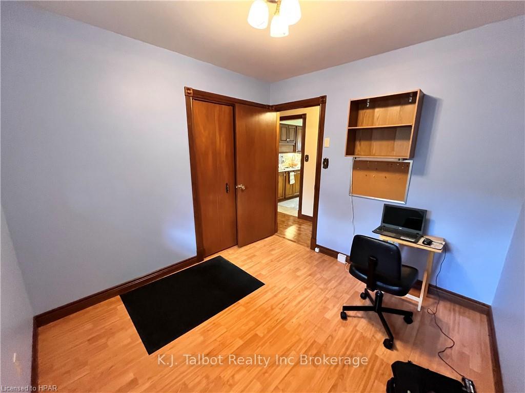 Photo 17 of 154 Blake Street E, Goderich, Goderich (Town) — HOMEH