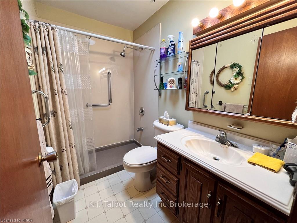 Photo 18 of 154 Blake Street E, Goderich, Goderich (Town) — HOMEH