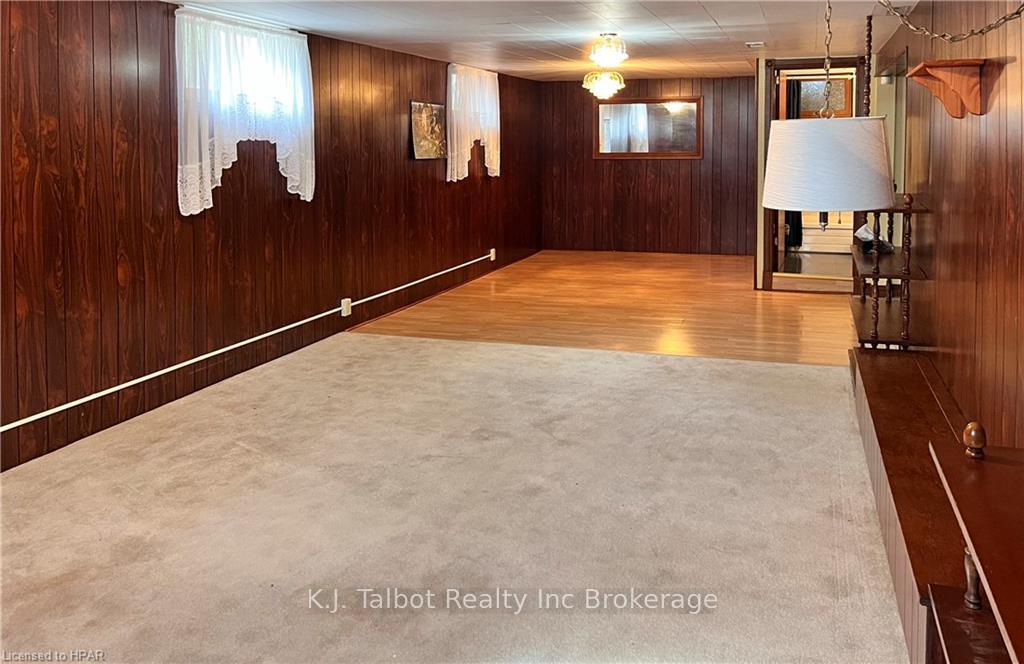 Photo 23 of 154 Blake Street E, Goderich, Goderich (Town) — HOMEH