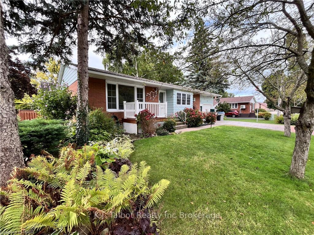 Photo 28 of 154 Blake Street E, Goderich, Goderich (Town) — HOMEH