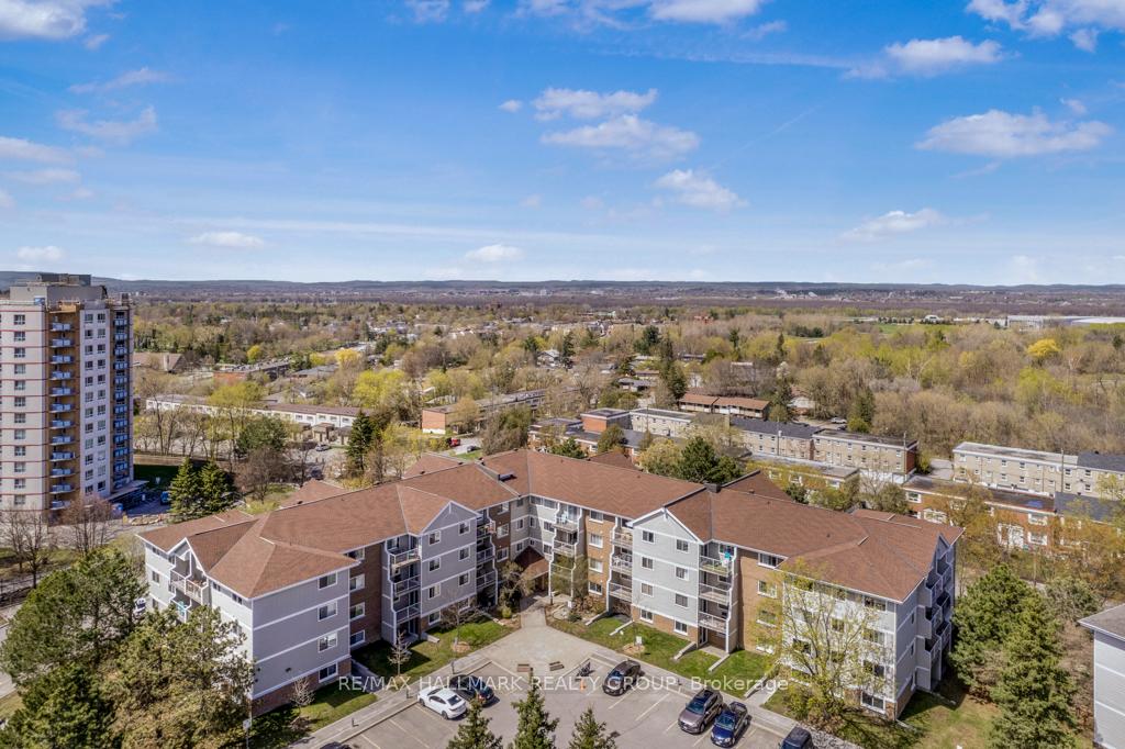 Photo 2 of Unit 203, 270 Brittany Drive, Ottawa, Viscount Alexander Park — HOMEH