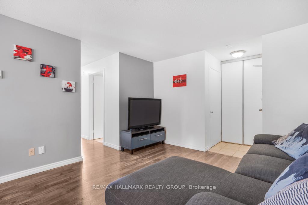 Photo 9 of Unit 203, 270 Brittany Drive, Ottawa, Viscount Alexander Park — HOMEH
