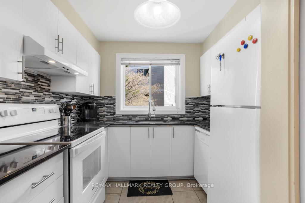 Photo 10 of Unit 203, 270 Brittany Drive, Ottawa, Viscount Alexander Park — HOMEH