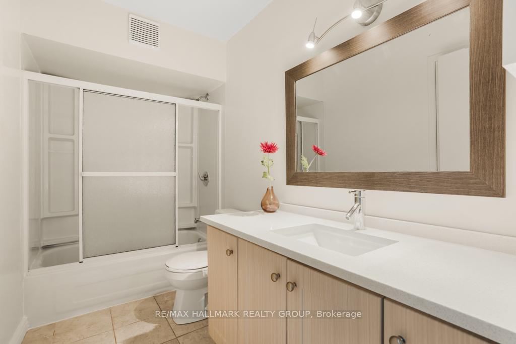 Photo 14 of Unit 203, 270 Brittany Drive, Ottawa, Viscount Alexander Park — HOMEH
