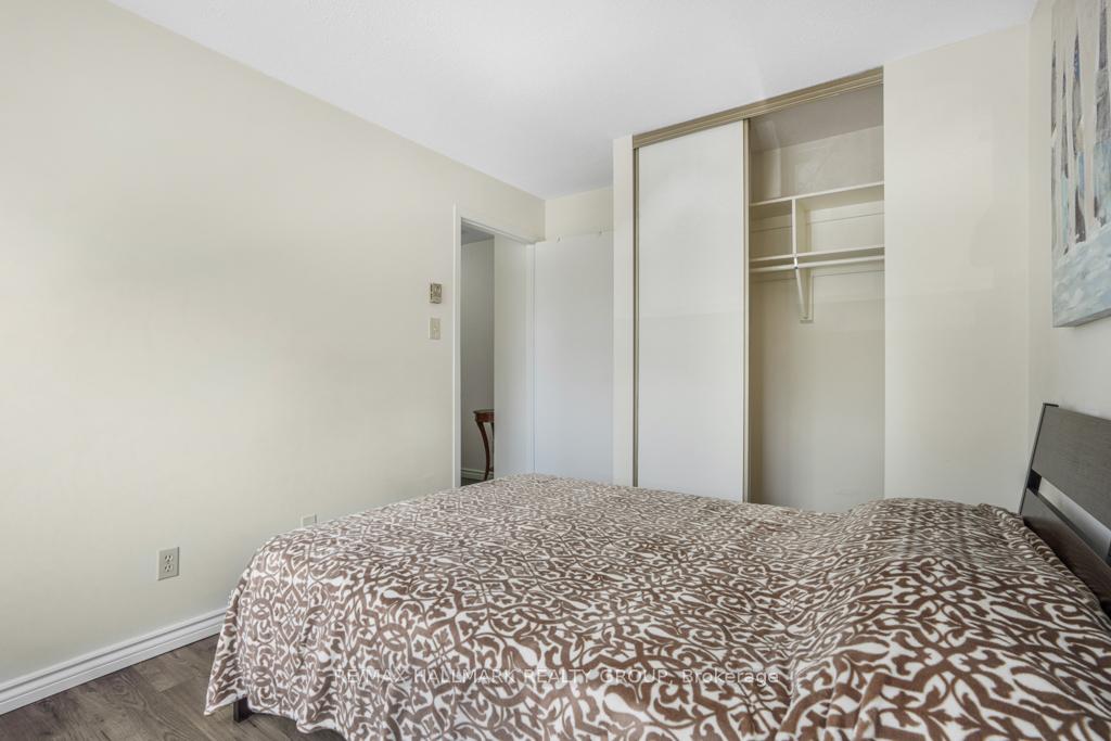 Photo 17 of Unit 203, 270 Brittany Drive, Ottawa, Viscount Alexander Park — HOMEH