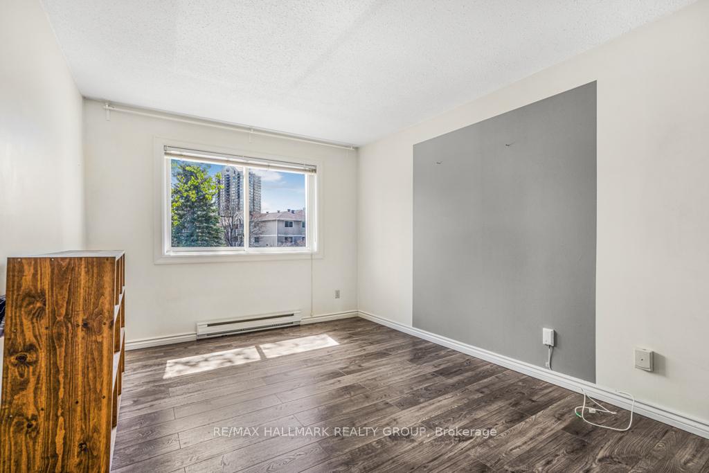 Photo 20 of Unit 203, 270 Brittany Drive, Ottawa, Viscount Alexander Park — HOMEH