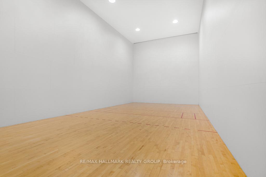 Photo 24 of Unit 203, 270 Brittany Drive, Ottawa, Viscount Alexander Park — HOMEH