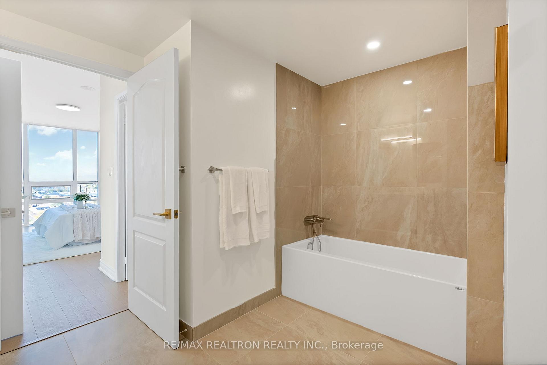 Photo 24 of Unit 1206, 88 Promenade Circle, Vaughan, Brownridge — HOMEH