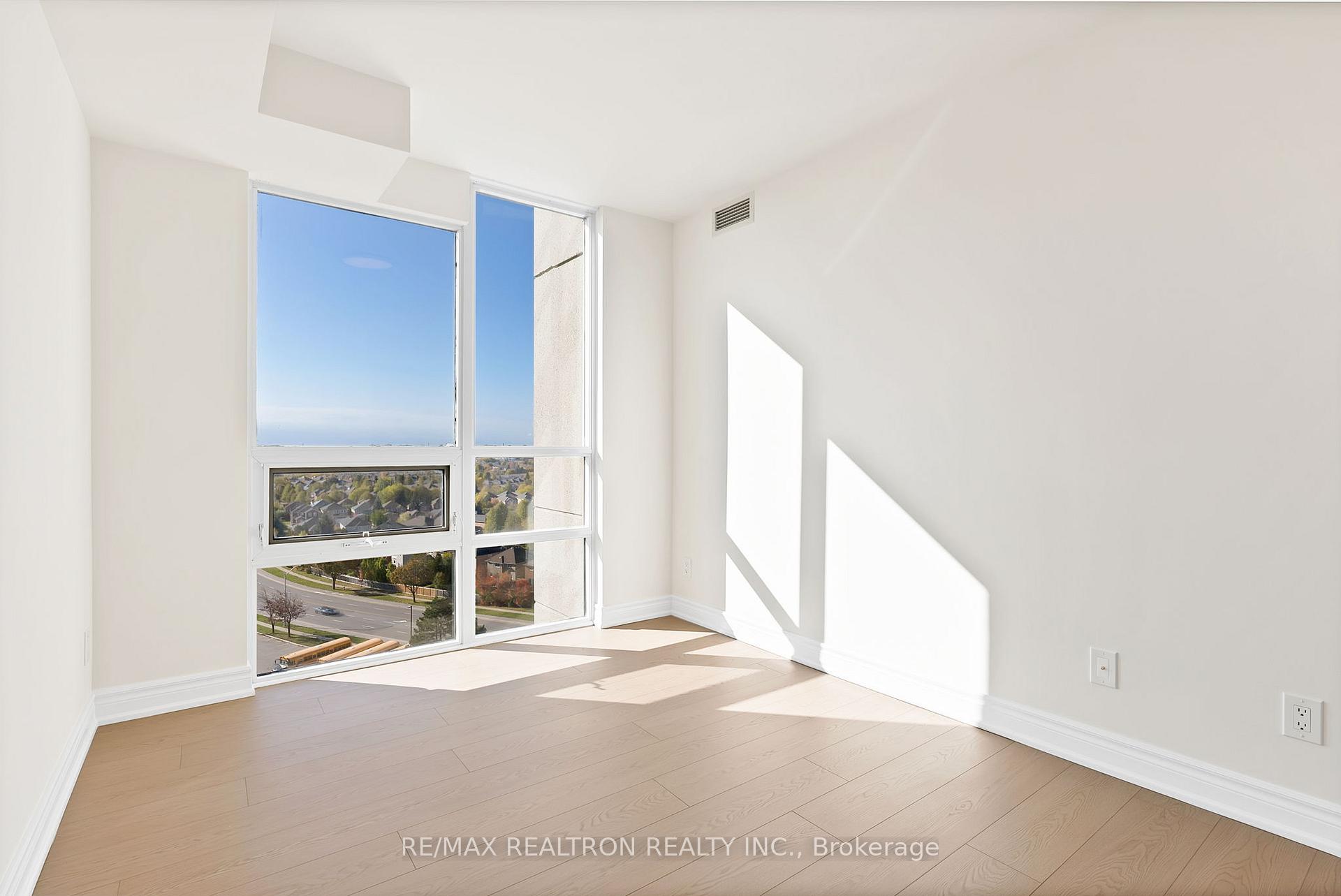 Photo 27 of Unit 1206, 88 Promenade Circle, Vaughan, Brownridge — HOMEH