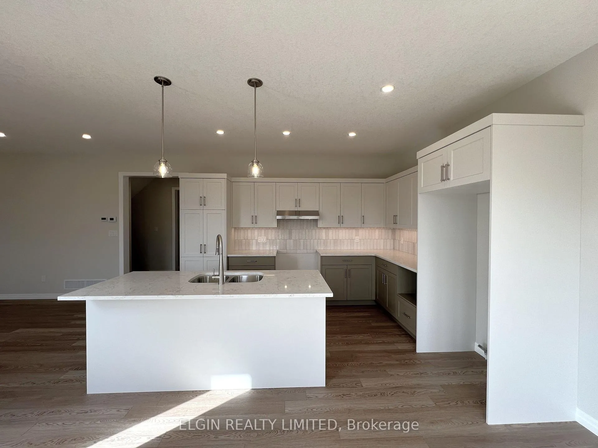Photo 7 of 8 Horizon Court, Central Elgin, Rural Central Elgin — HOMEH