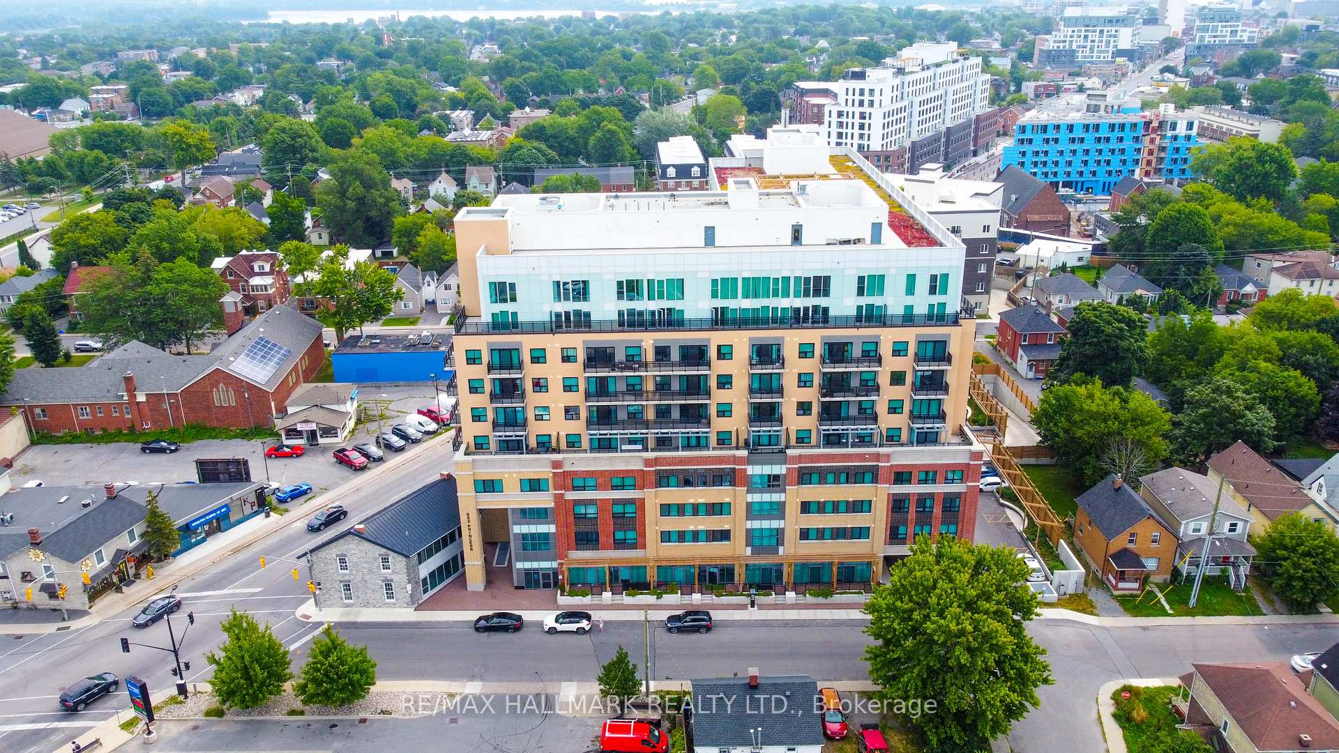 Photo 3 of Unit 406, 652 Princess Street, Kingston, Central City East — HOMEH