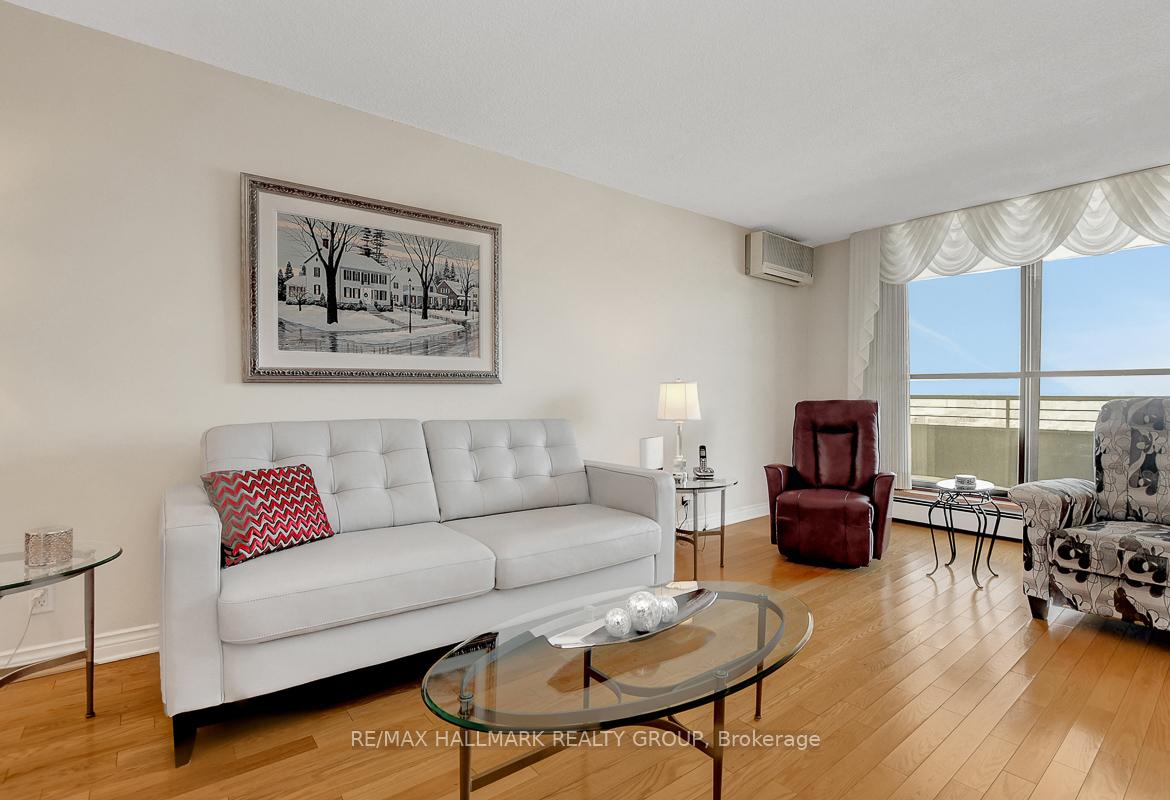 Photo 8 of Unit 1707, 515 St Laurent Boulevard, Ottawa, Viscount Alexander Park — HOMEH