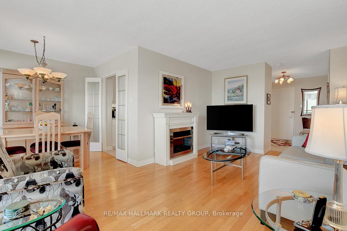Photo 9 of Unit 1707, 515 St Laurent Boulevard, Ottawa, Viscount Alexander Park — HOMEH