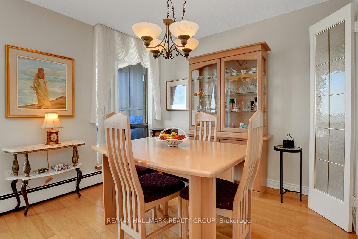 Photo 11 of Unit 1707, 515 St Laurent Boulevard, Ottawa, Viscount Alexander Park — HOMEH