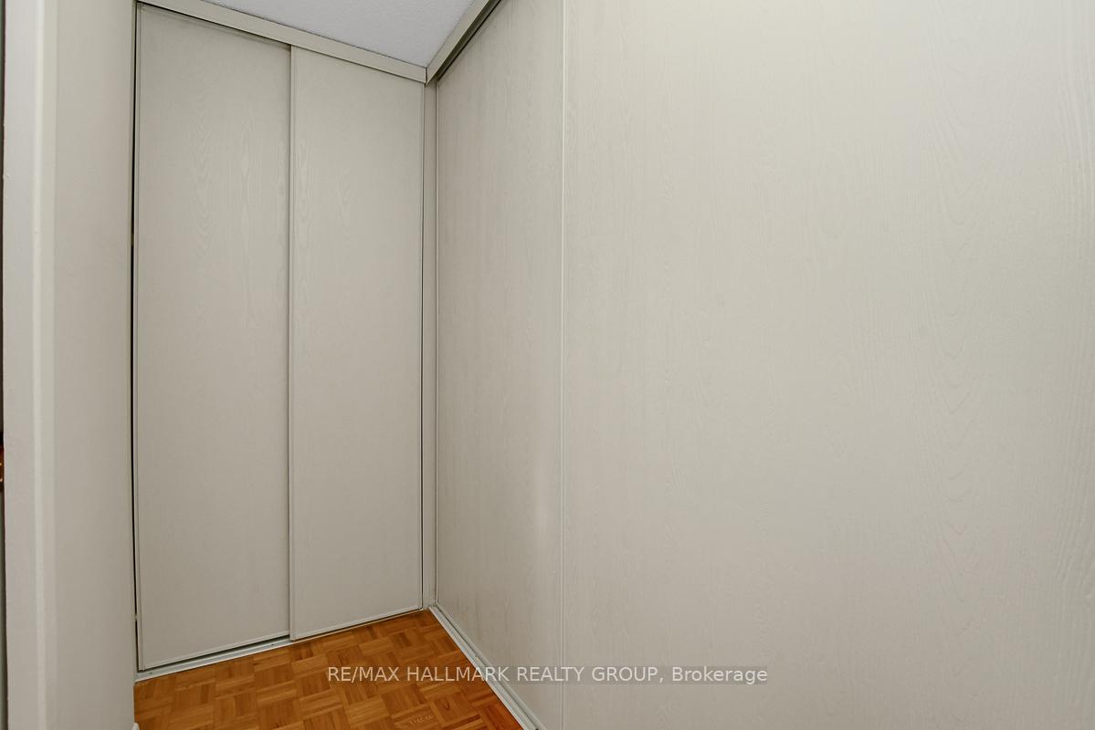 Photo 21 of Unit 1707, 515 St Laurent Boulevard, Ottawa, Viscount Alexander Park — HOMEH