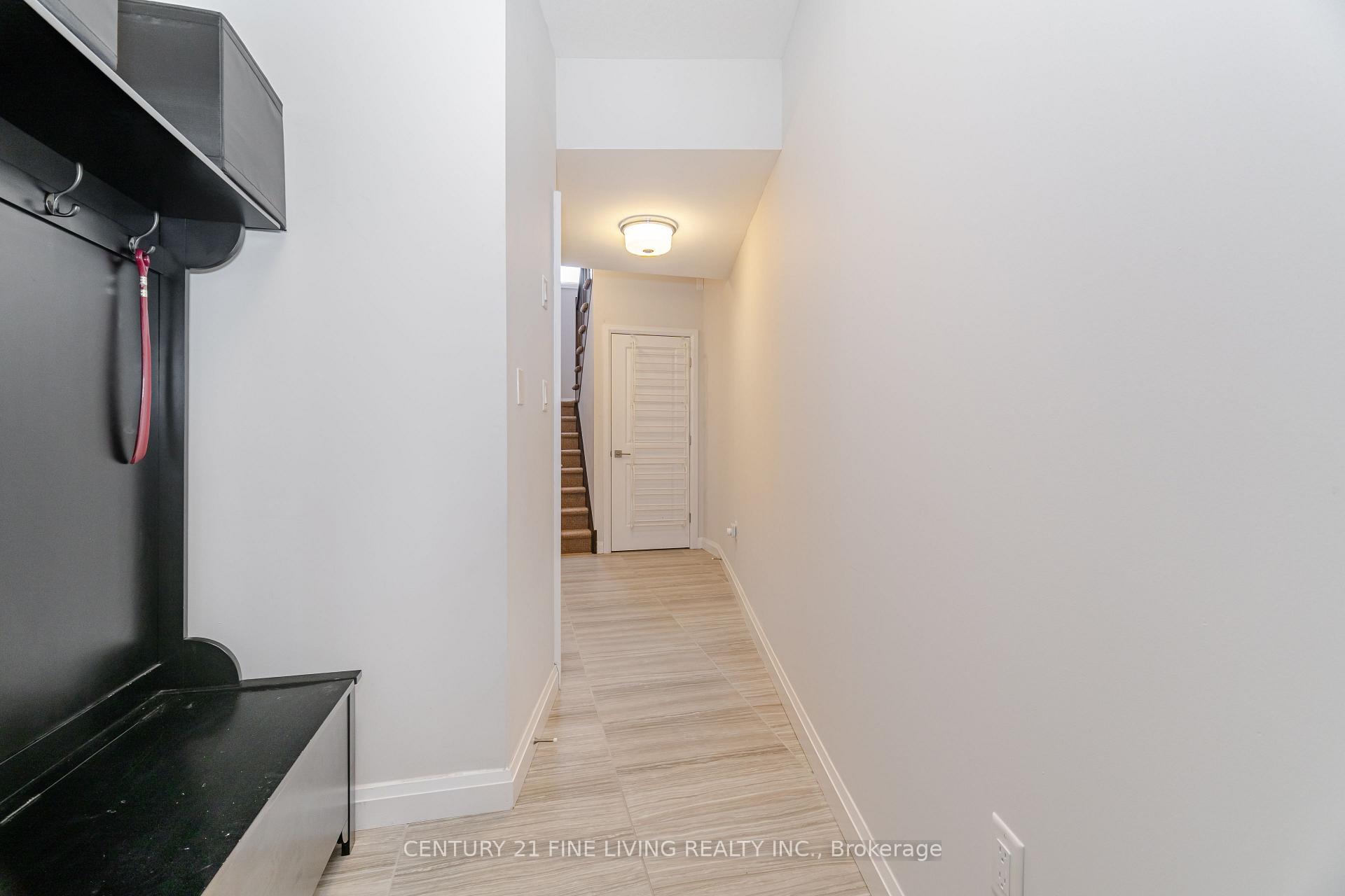 Photo 5 of Unit 18, 23 Echovalley Drive, Hamilton, Stoney Creek Mountain — HOMEH