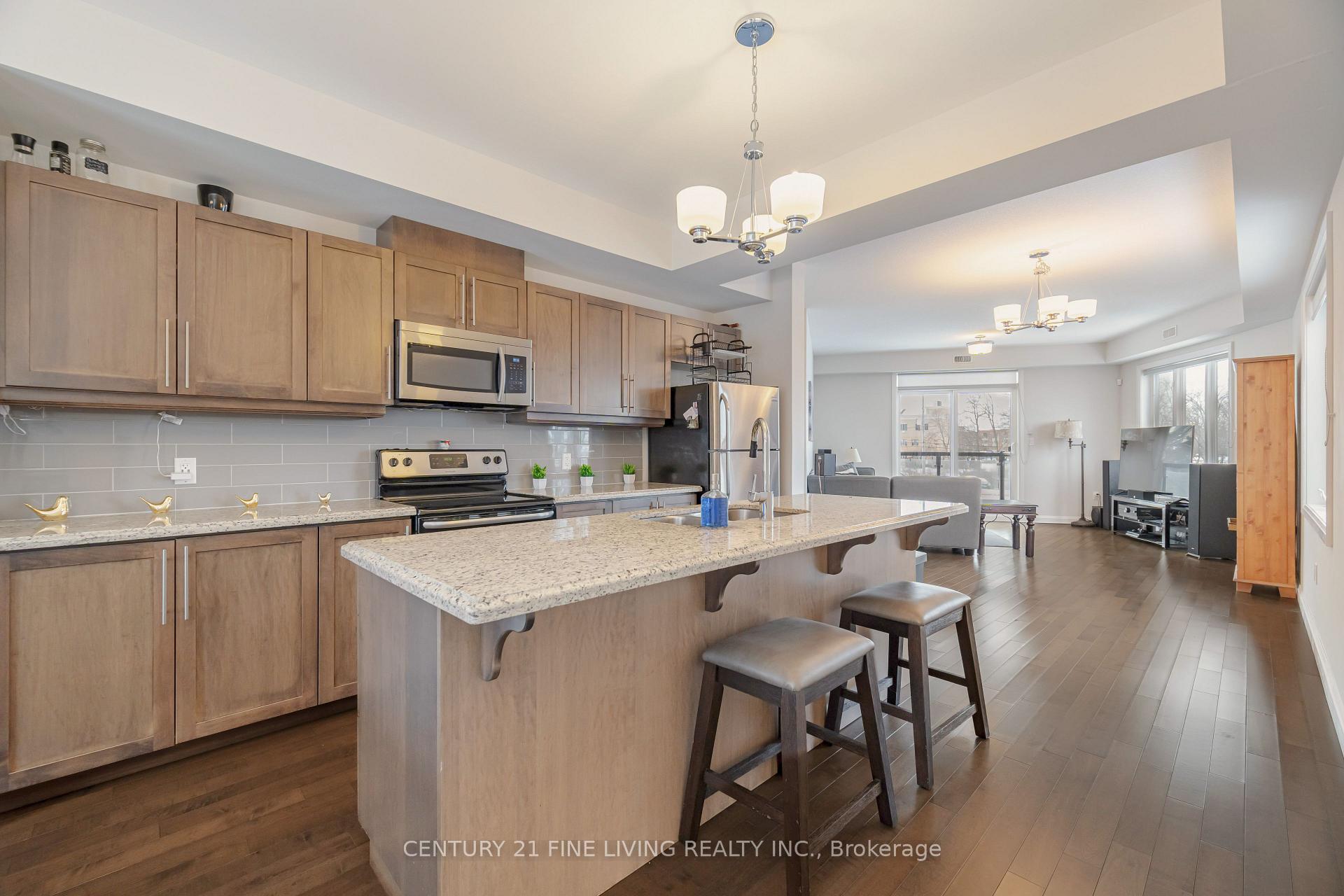 Photo 14 of Unit 18, 23 Echovalley Drive, Hamilton, Stoney Creek Mountain — HOMEH