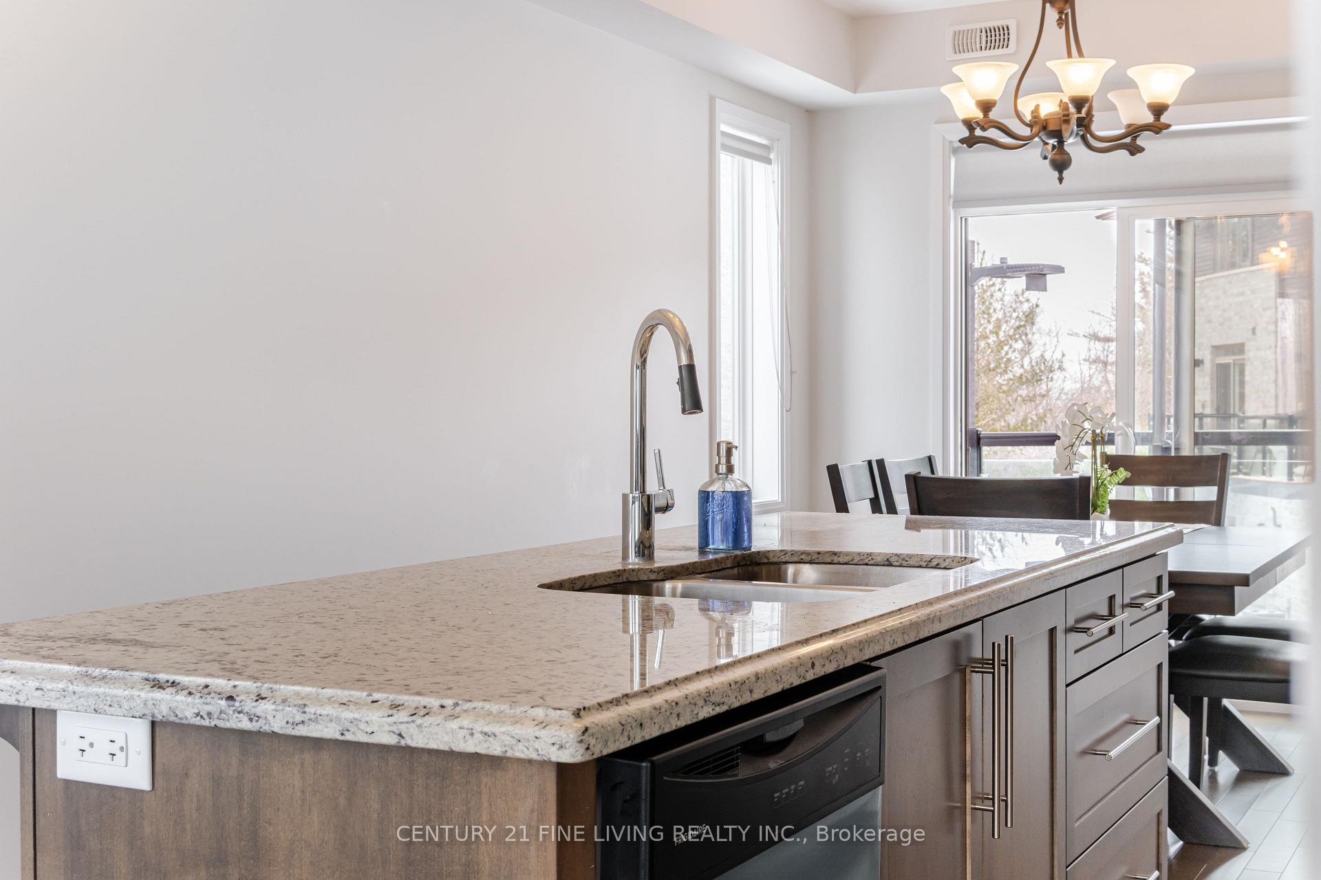 Photo 15 of Unit 18, 23 Echovalley Drive, Hamilton, Stoney Creek Mountain — HOMEH