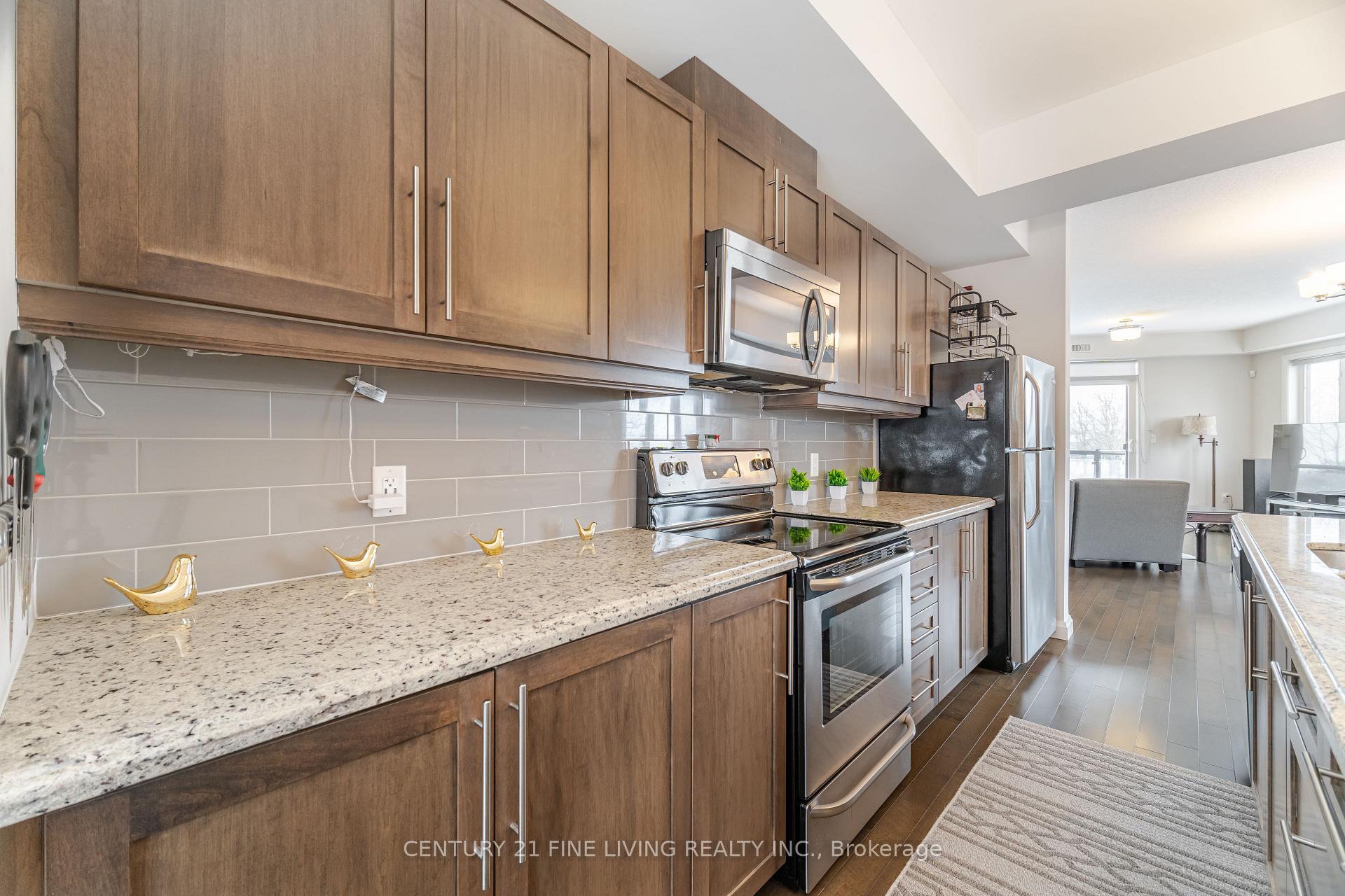 Photo 16 of Unit 18, 23 Echovalley Drive, Hamilton, Stoney Creek Mountain — HOMEH
