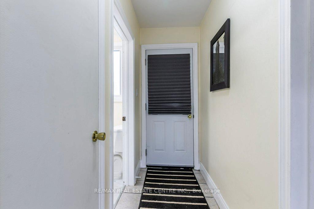 Photo 3 of Unit E, 48 Windom Road E, Kitchener — HOMEH