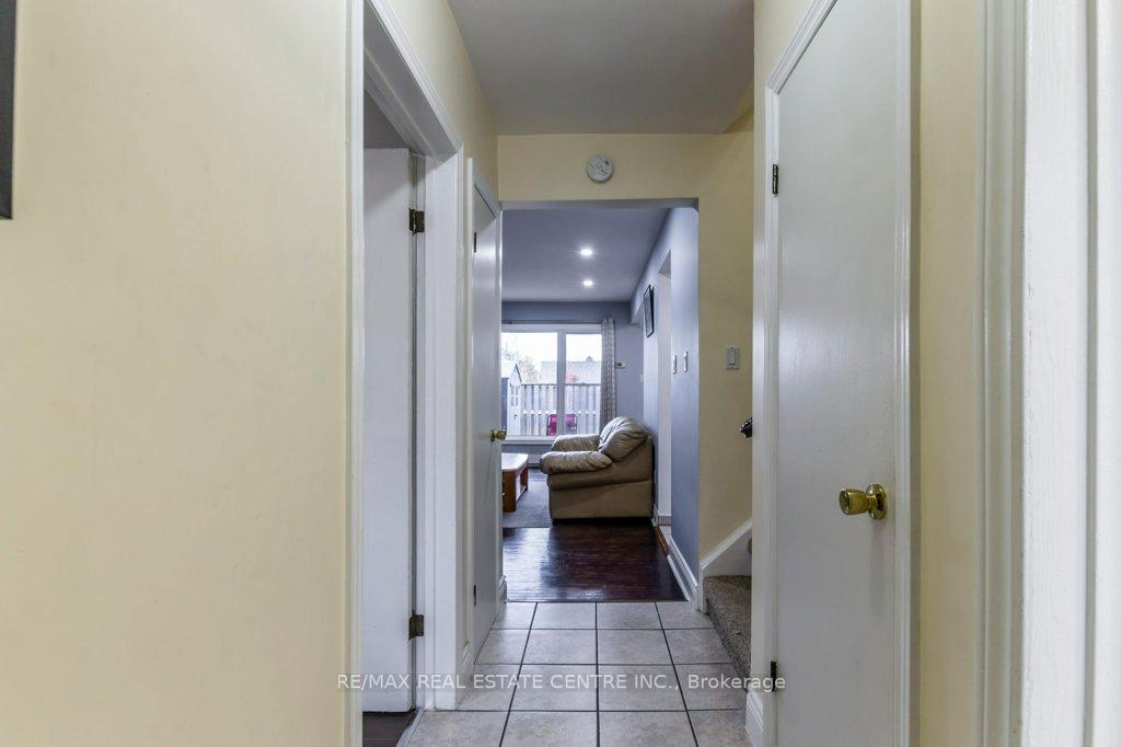 Photo 4 of Unit E, 48 Windom Road E, Kitchener — HOMEH