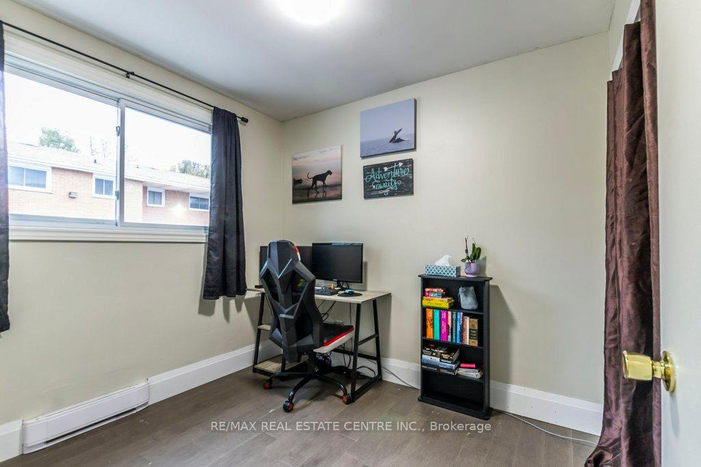Photo 5 of Unit E, 48 Windom Road E, Kitchener — HOMEH