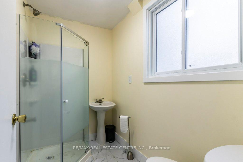 Photo 6 of Unit E, 48 Windom Road E, Kitchener — HOMEH