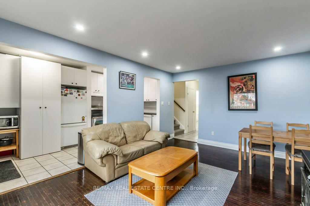 Photo 11 of Unit E, 48 Windom Road E, Kitchener — HOMEH