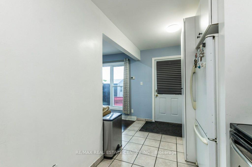 Photo 16 of Unit E, 48 Windom Road E, Kitchener — HOMEH
