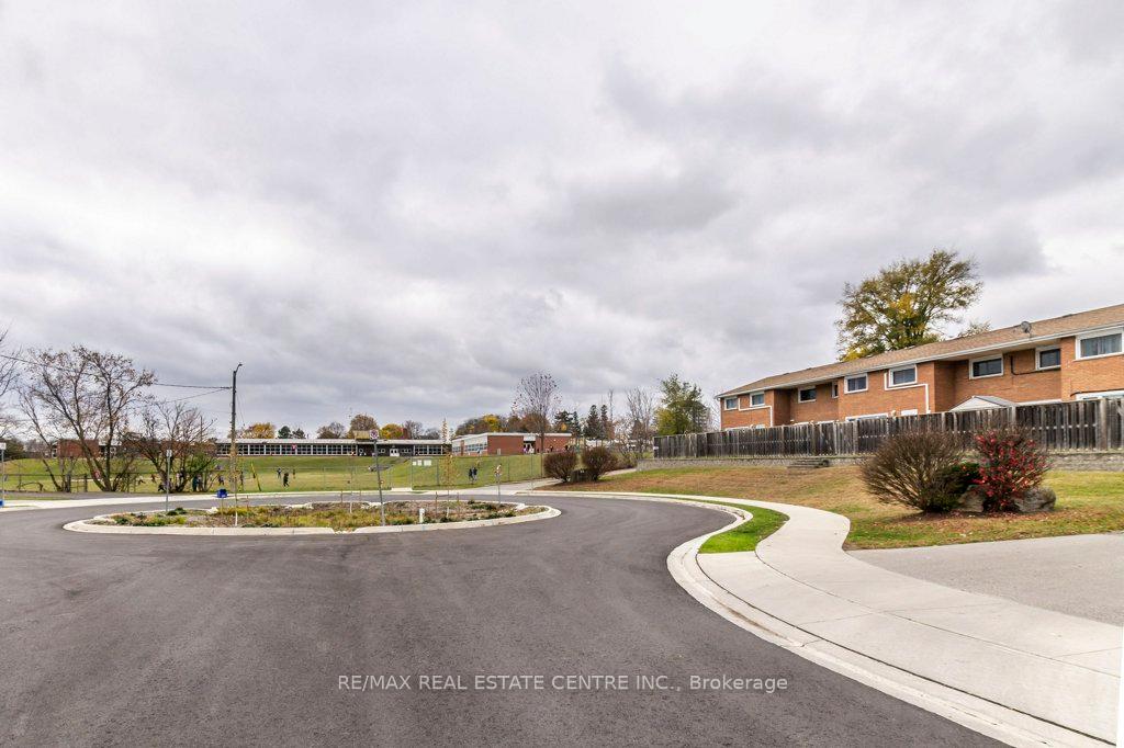 Photo 29 of Unit E, 48 Windom Road E, Kitchener — HOMEH