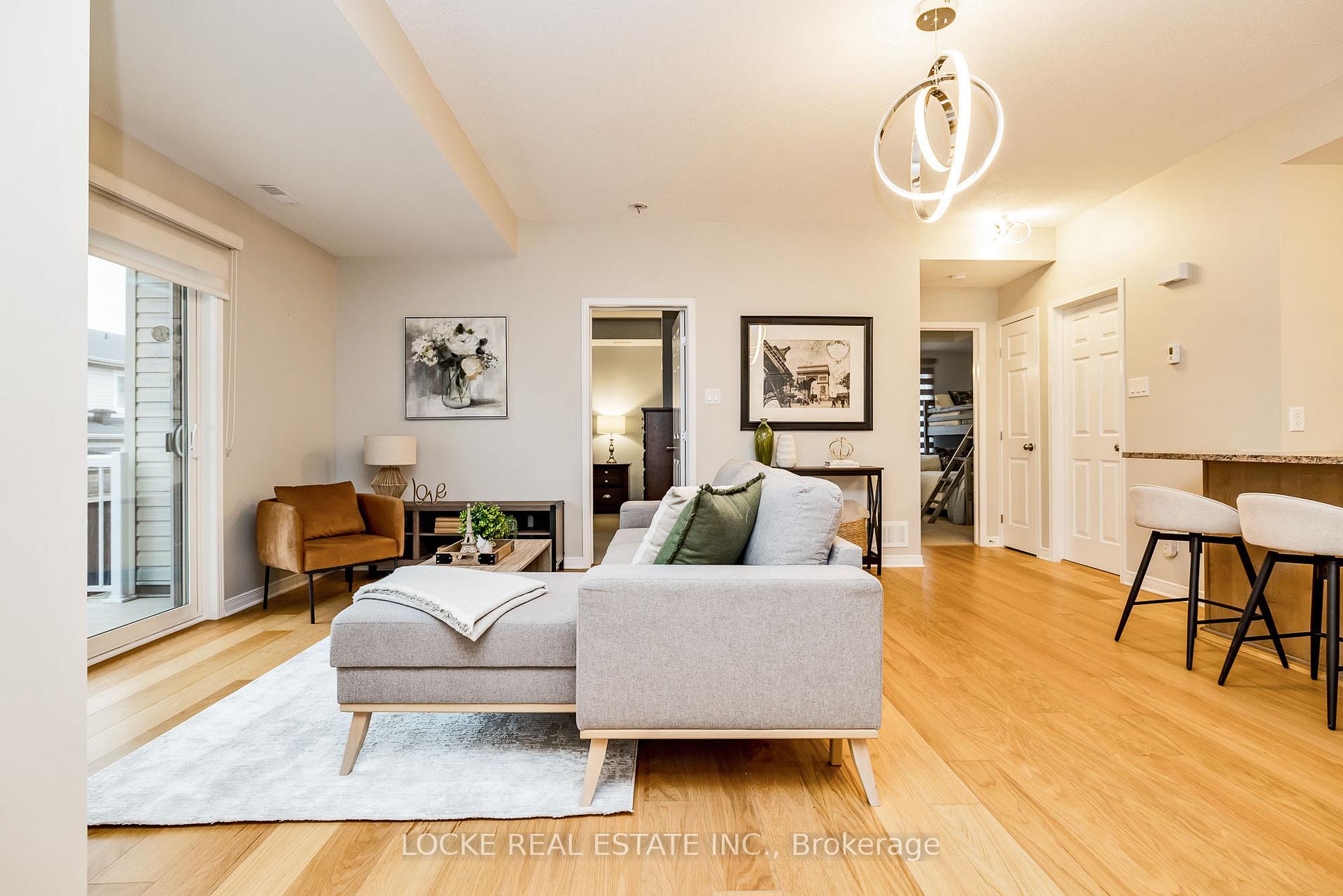 Photo 5 of 122 Sternes, Ottawa, Springridge/East Village — HOMEH