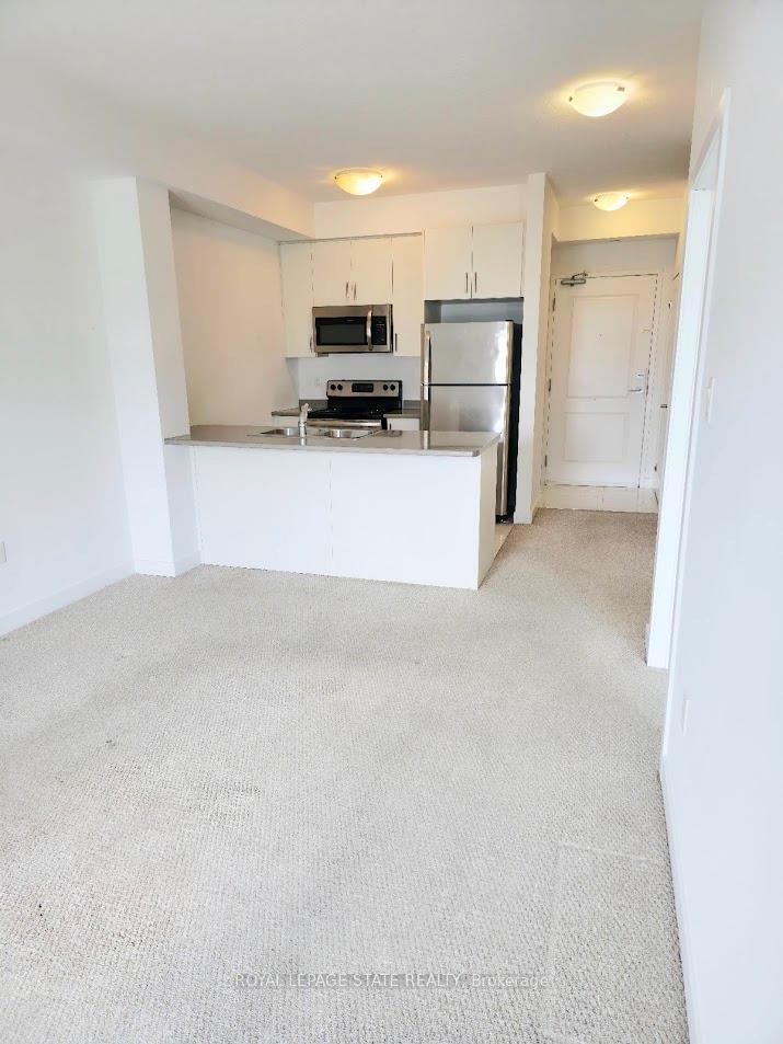 Photo 5 of Unit 308, 125 Shoreview Place, Hamilton, Lakeshore — HOMEH