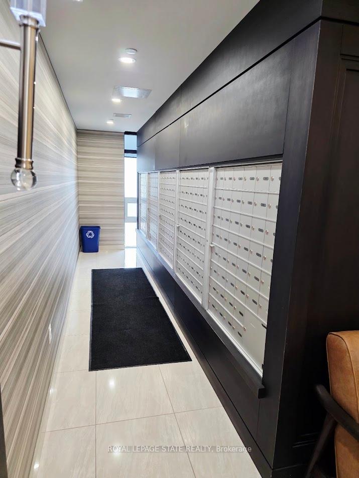 Photo 15 of Unit 308, 125 Shoreview Place, Hamilton, Lakeshore — HOMEH