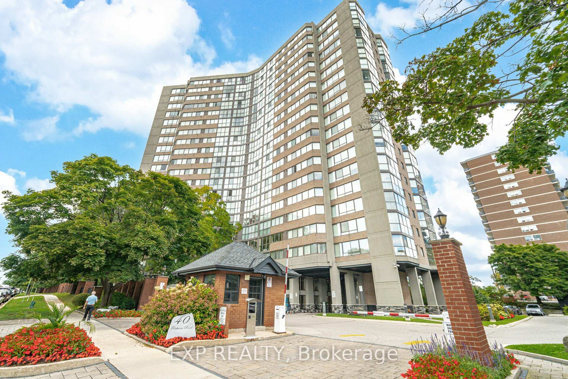 Front of Unit 508, 40 Richview Road