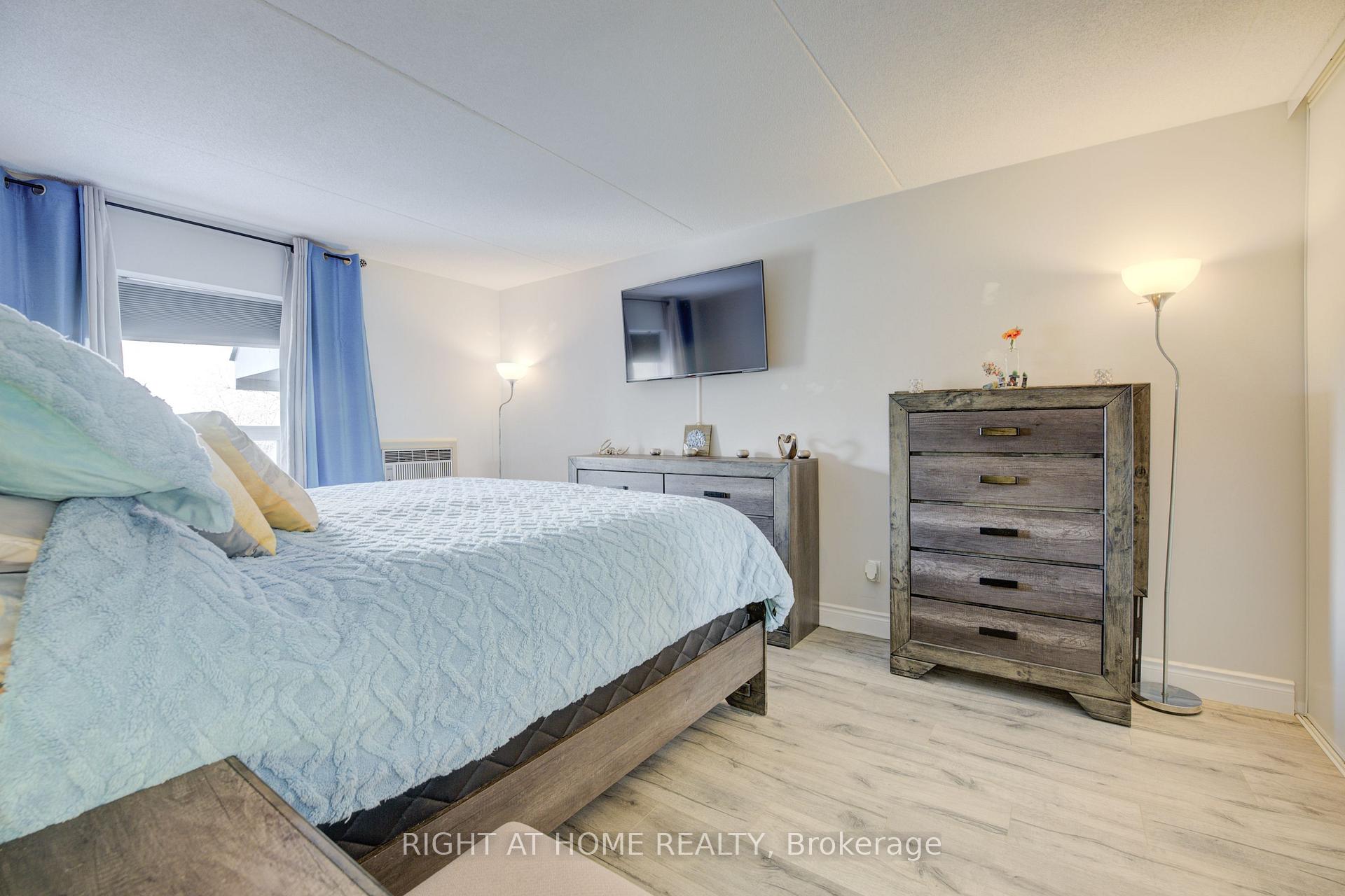 Photo 9 of Unit 405, 384 Erb Street W, Waterloo, Maple Hills — HOMEH