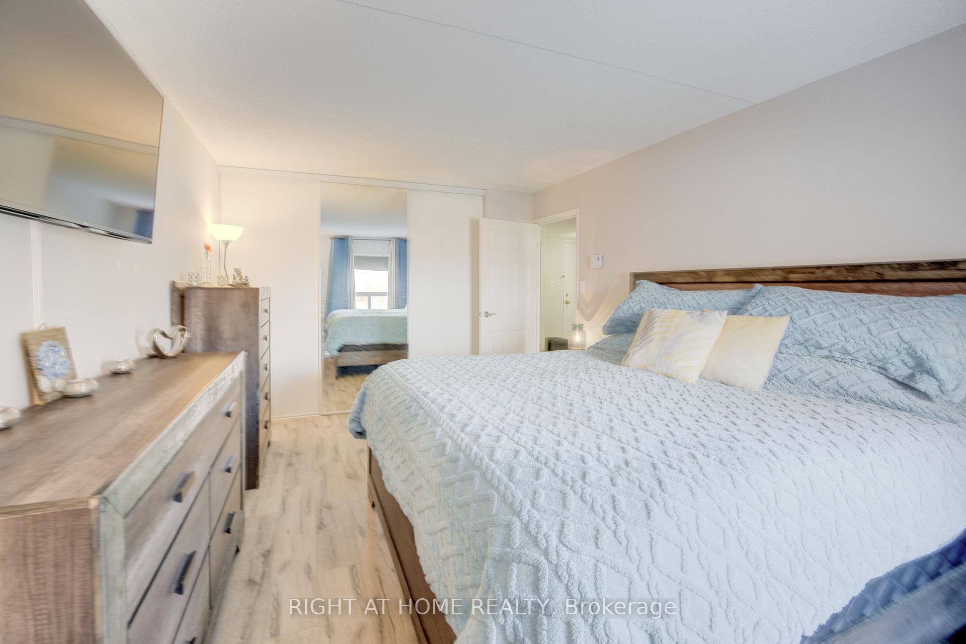 Photo 10 of Unit 405, 384 Erb Street W, Waterloo, Maple Hills — HOMEH