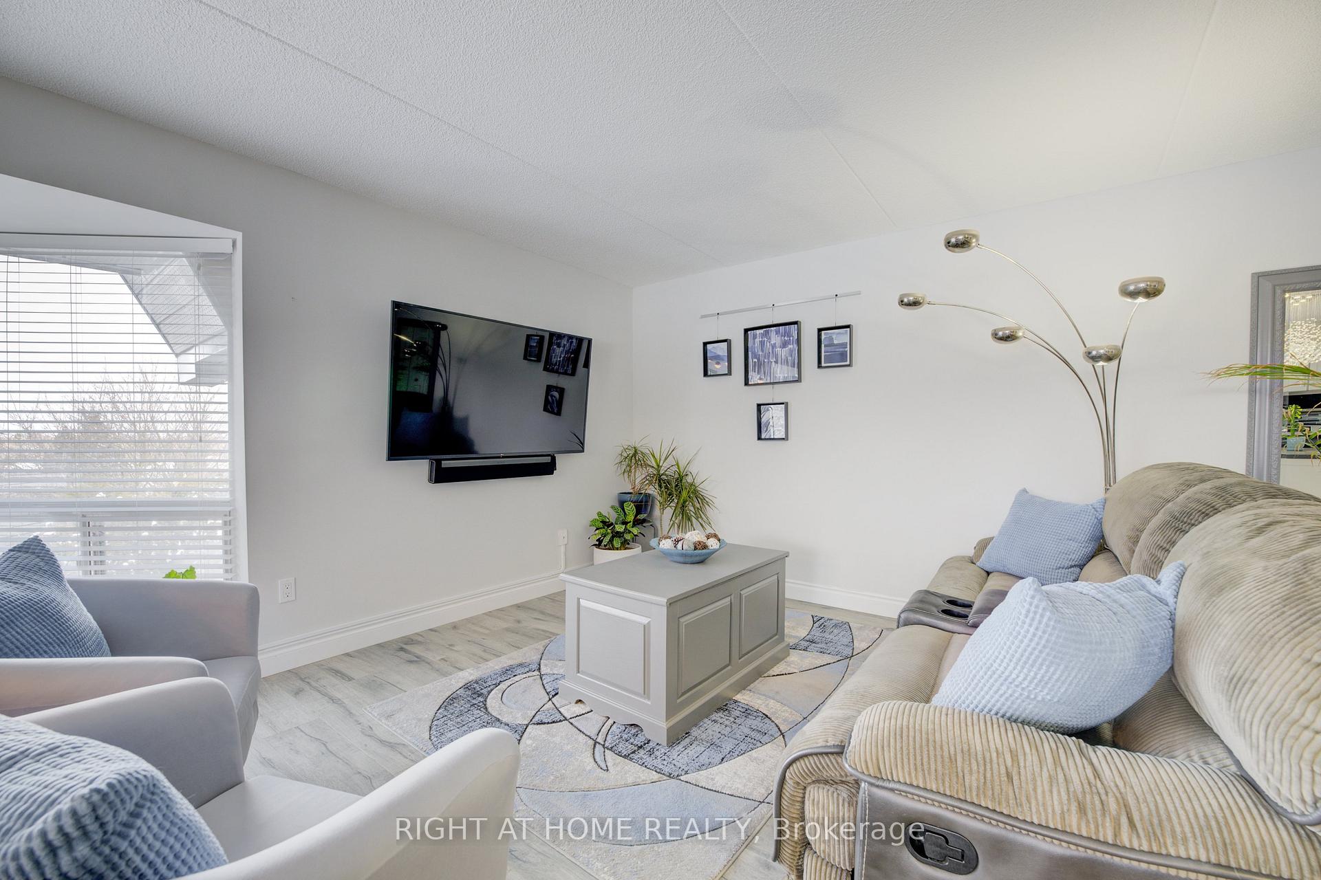 Photo 12 of Unit 405, 384 Erb Street W, Waterloo, Maple Hills — HOMEH