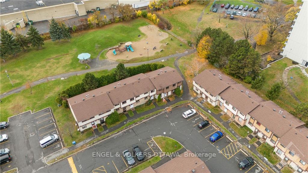 Photo 2 of Unit 58, 4319 Weldon Drive, Ottawa, Cyrville — HOMEH