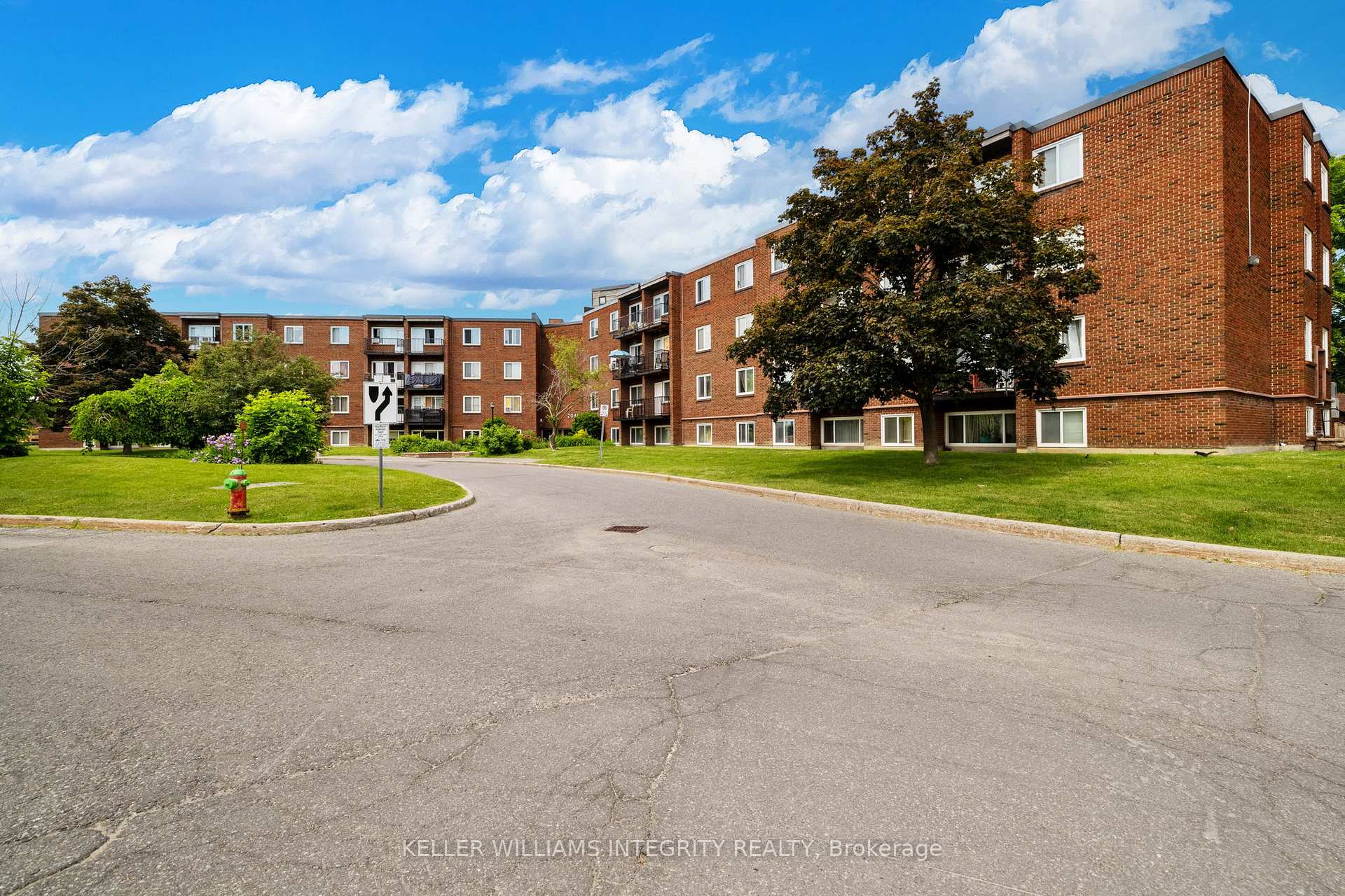 Photo 1 of Unit 402C, 2041 Arrowsmith Drive, Ottawa, Beacon Hill South — HOMEH