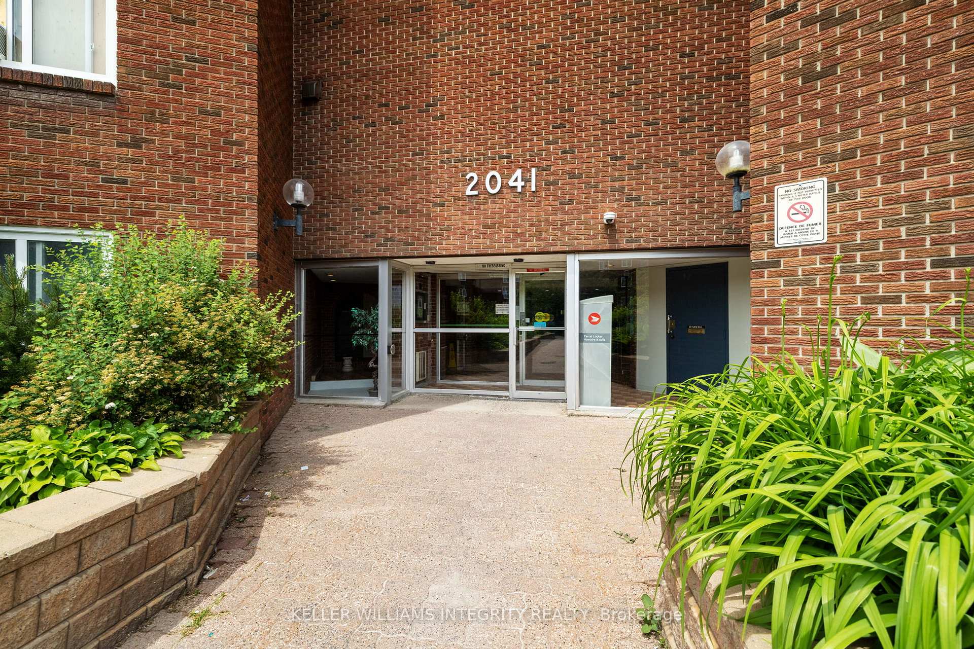 Photo 3 of Unit 402C, 2041 Arrowsmith Drive, Ottawa, Beacon Hill South — HOMEH